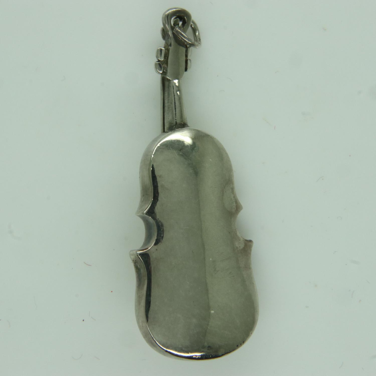 925 silver double bass or cello pendant, H: 40 mm, 6g. UK P&P Group 0 (£6+VAT for the first lot - Image 2 of 3