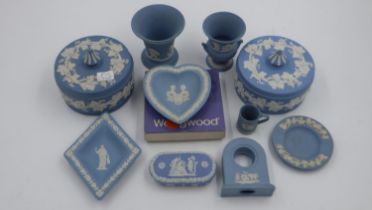 Mixed Wedgwood Jasperware ceramics, largest L: 12 cm, no chips or cracks. Not available for in-house