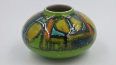 Poole squat vase no. 32, D: 20 cm, no chips or cracks. UK P&P Group 2 (£20+VAT for the first lot and