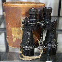 Pair of cased military binoculars, 1942. UK P&P Group 1 (£16+VAT for the first lot and £2+VAT for