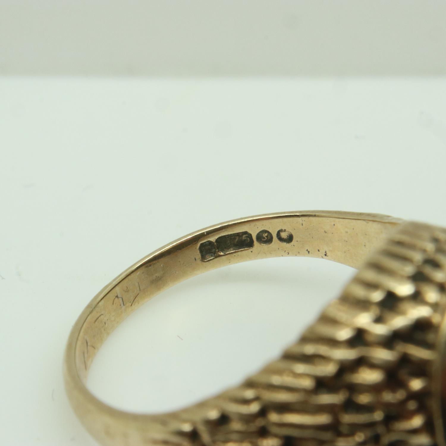 9ct gold gents ring set with diamond, size N, 4.6g. UK P&P Group 0 (£6+VAT for the first lot and £ - Image 3 of 3