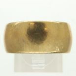 Heavy gauge 9ct gold band ring, size W/X, 8.2g. UK P&P Group 0 (£6+VAT for the first lot and £1+