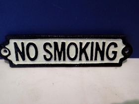 Cast iron No Smoking sign, L: 20 cm. UK P&P Group 2 (£20+VAT for the first lot and £4+VAT for
