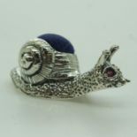 Silver snail form pin cushion, L: 32 mm. UK P&P Group 1 (£16+VAT for the first lot and £2+VAT for