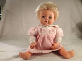 Palitoy 16H Tiny Tears, baby doll. UK P&P Group 2 (£20+VAT for the first lot and £4+VAT for