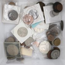 Mixed coins, including crowns. UK P&P Group 1 (£16+VAT for the first lot and £2+VAT for subsequent