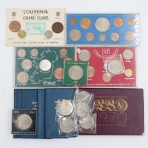 Collection of pre decimal and year coin sets with a quantity of Commemorative crowns. UK P&P Group 1