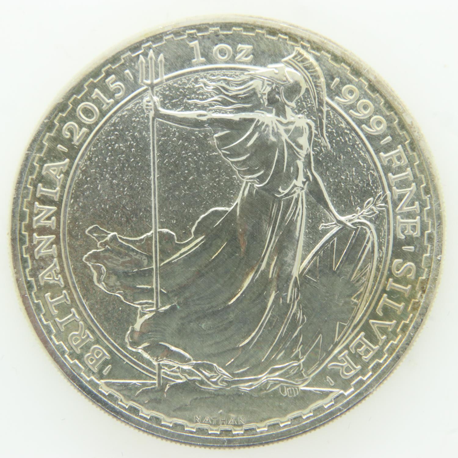 2015 Britannia one ounce silver bullion round. UK P&P Group 0 (£6+VAT for the first lot and £1+VAT