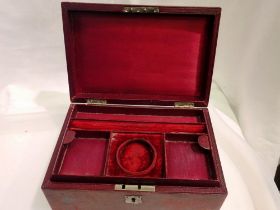 Victorian jewellery box with lift out tray. UK P&P Group 2 (£20+VAT for the first lot and £4+VAT for