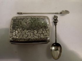 Hallmarked silver and case Birmingham assay and two hallmarked silver spoons, 102.1 combined, some