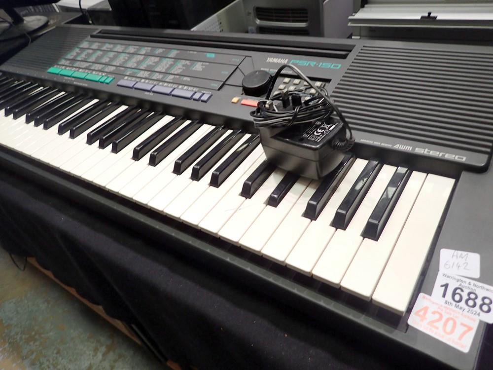 Yamaha PSR 150 keyboard with PSU, working at lotting. Not available for in-house P&P