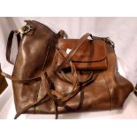 Leather handbag with purse. UK P&P Group 2 (£20+VAT for the first lot and £4+VAT for subsequent