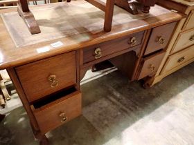 Small oak desk on cabriole supports. Not available for in-house P&P
