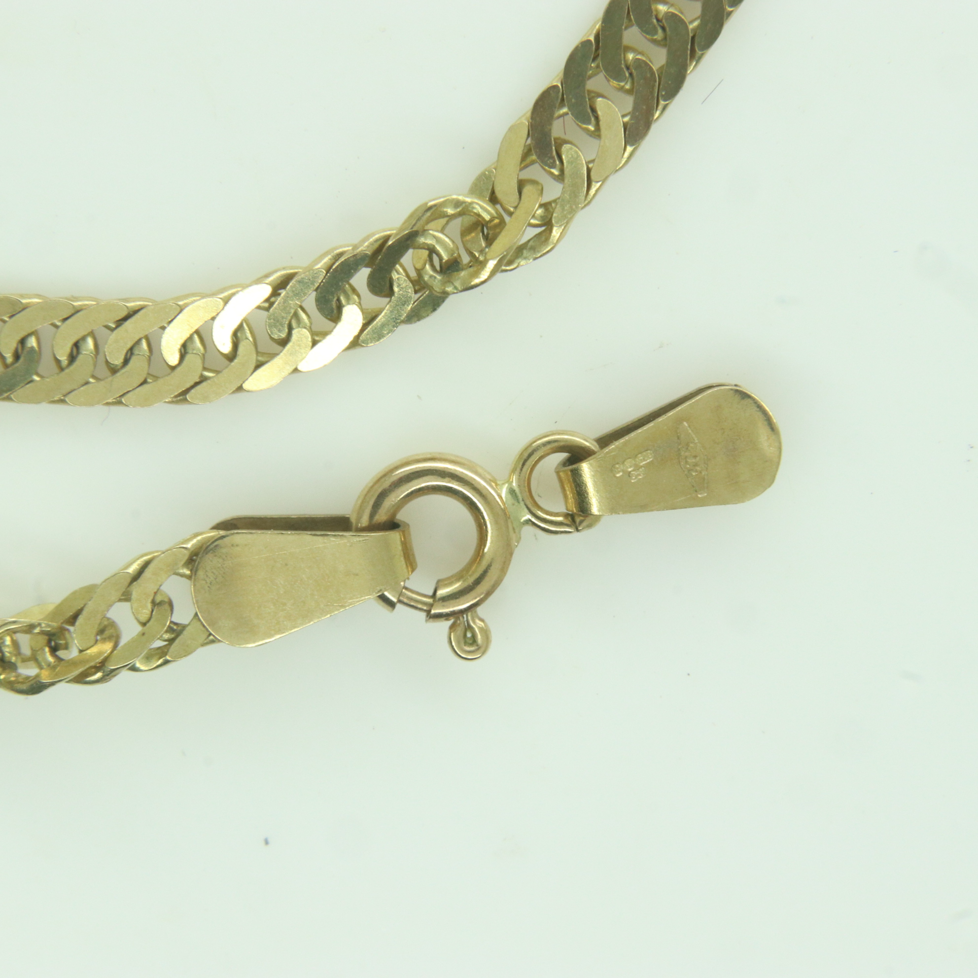9ct gold twist-link neck chain, damaged, 7.1g. P&P Group 0 (£6+VAT for the first lot and £1+VAT - Image 2 of 2