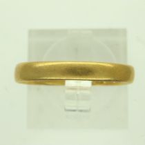 22ct gold wedding band, mis-shapen, 2.4g. P&P Group 0 (£6+VAT for the first lot and £1+VAT for