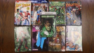 Eight graphic novels and Superman book pack. UK P&P Group 3 (£30+VAT for the first lot and £8+VAT