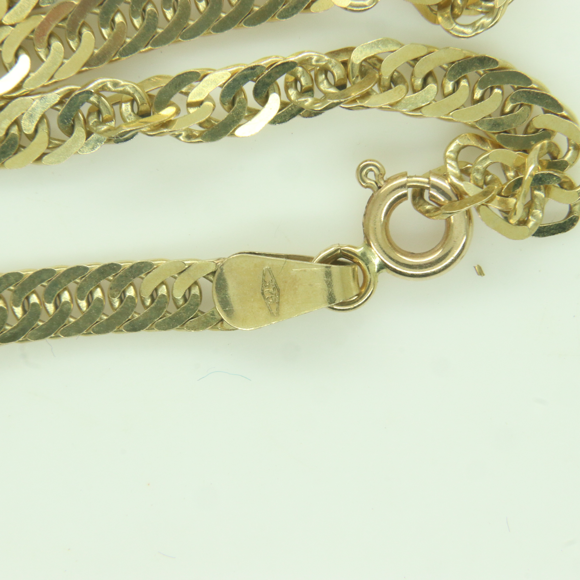 9ct gold twist-link neck chain, damaged, 8.4g. P&P Group 0 (£6+VAT for the first lot and £1+VAT - Image 2 of 2