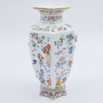 Franklin Mint Vase of 100 flowers, by Dawen Wang, H: 31 cm. UK P&P Group 2 (£20+VAT for the first