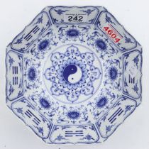 Franklin Porcelain octagonal The Emperors Bowl, D: 22 cm, no cracks or chips. UK P&P Group 2 (£20+