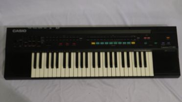 Casio Casiotone CT-460 keyboard with cover. UK P&P Group 3 (£30+VAT for the first lot and £8+VAT for