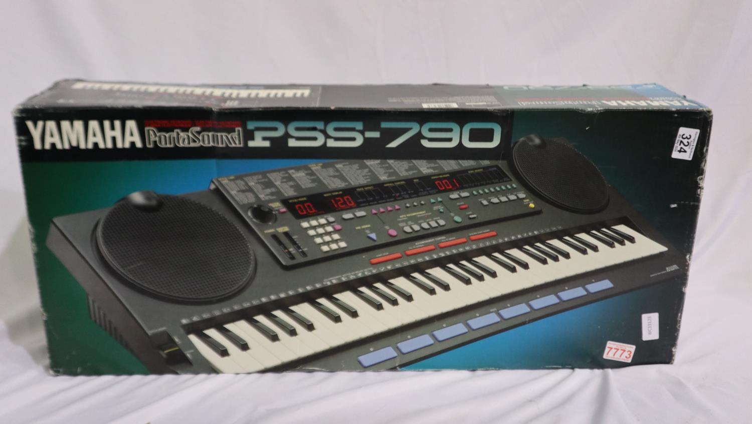 Yamaha Portasound PSS-790 in box. UK P&P Group 3 (£30+VAT for the first lot and £8+VAT for