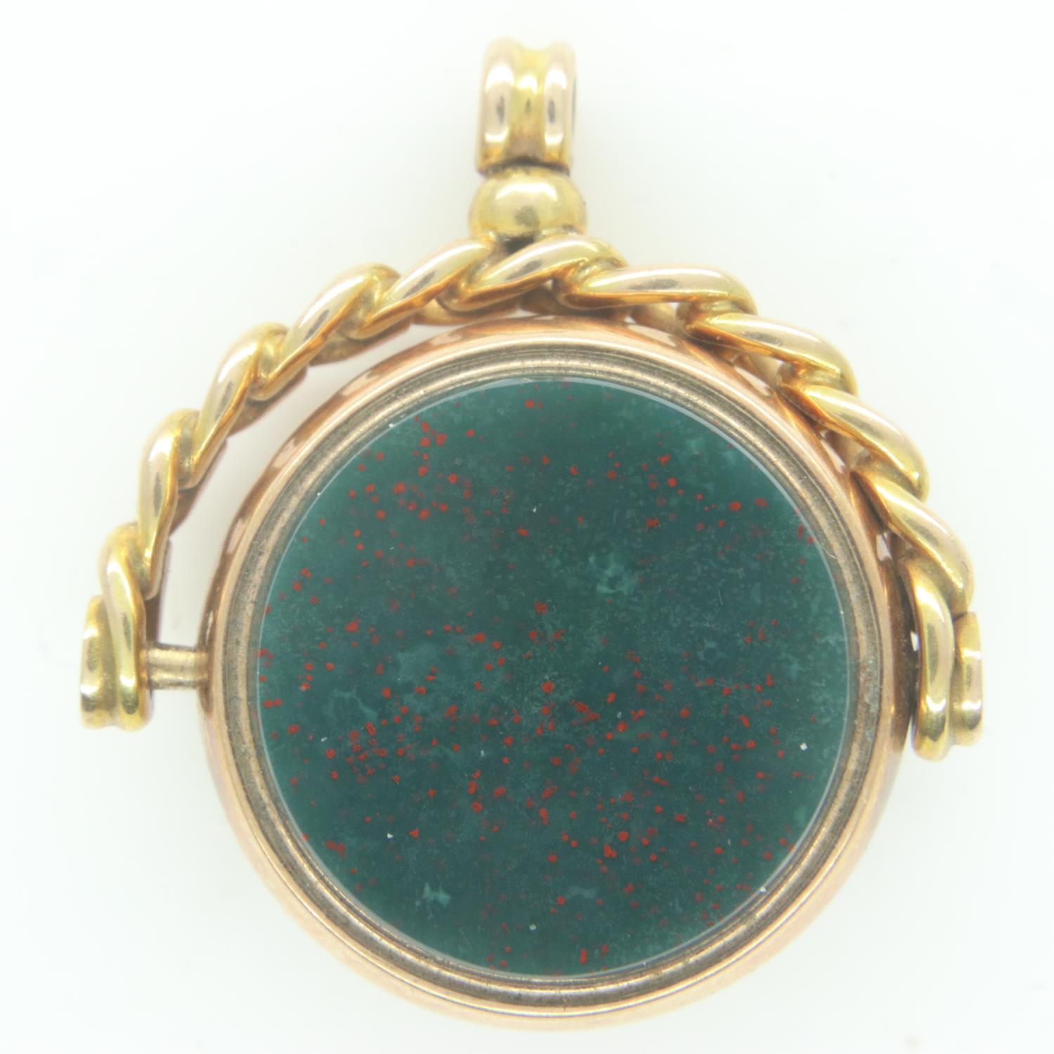 9ct gold swivel fob, with circular panels of carnelian and bloodstone, 5.8g. P&P Group 0 (£6+VAT for - Image 2 of 3