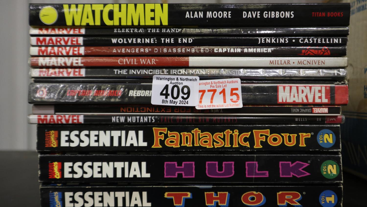 Twelve graphic novels and comic compilation. UK P&P Group 3 (£30+VAT for the first lot and £8+VAT