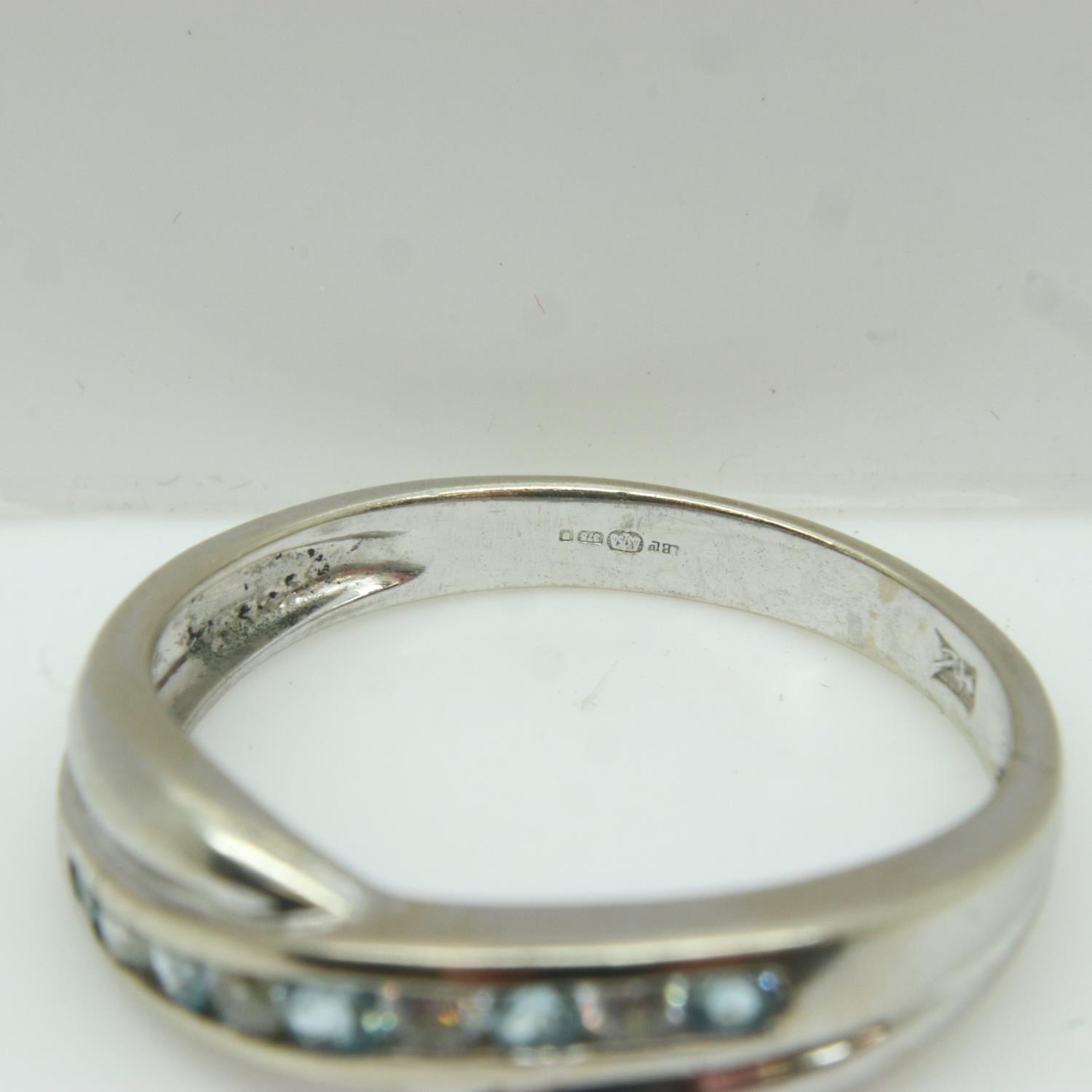 9ct white gold ring set with blue topaz and cubic zirconia, size O, 2.2g. UK P&P Group 0 (£6+VAT for - Image 3 of 3