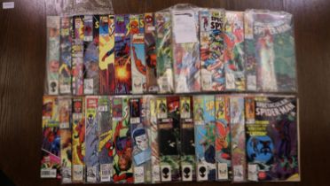 Thirty mixed Spiderman Comics. UK P&P Group 3 (£30+VAT for the first lot and £8+VAT for subsequent