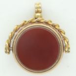 9ct gold swivel fob, with circular panels of carnelian and bloodstone, 5.8g. P&P Group 0 (£6+VAT for