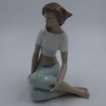 Nao Mediterranean breeze figurine, model no. 1330, no chips or cracks, H: 25cm. UK P&P Group 3 (£