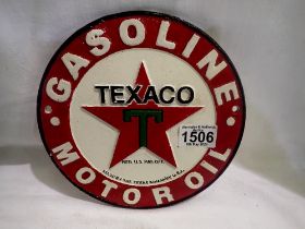 Cast iron circular Texaco sign. UK P&P Group 2 (£20+VAT for the first lot and £4+VAT for