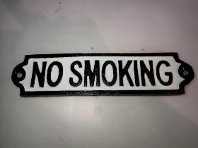 Cast iron No Smoking sign L: 18 cm. UK P&P Group 2 (£20+VAT for the first lot and £4+VAT for