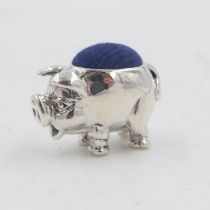 Silver pig form pin cushion, L: 21 mm. UK P&P Group 1 (£16+VAT for the first lot and £2+VAT for