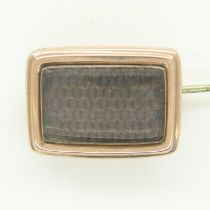 Georgian 9ct rose gold and braided hair mourning brooch, L: 20 mm, 3.4g. UK P&P Group 0 (£6+VAT