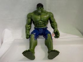 Hasbro The Hulk figure, moving head, arms and legs, H: 30 cm. UK P&P Group 1 (£16+VAT for the
