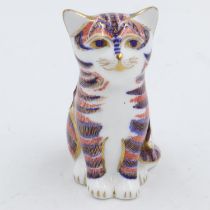 Royal Crown Derby sitting cat, H: 80 mm. UK P&P Group 1 (£16+VAT for the first lot and £2+VAT for