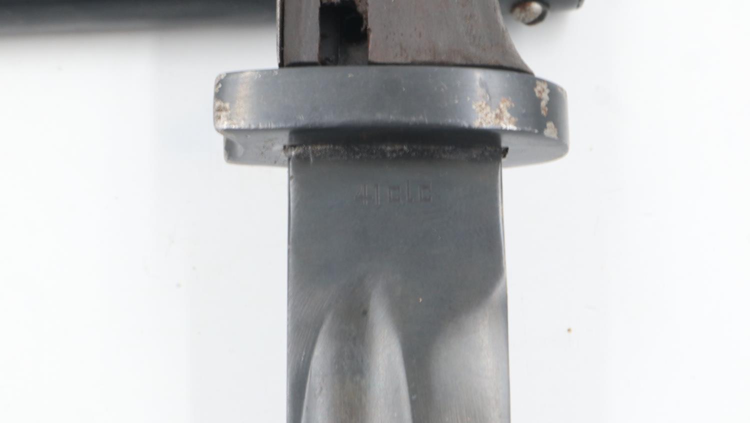 A German WWII K98 bayonet with steel scabbard. UK P&P Group 2 (£20+VAT for the first lot and £4+ - Image 2 of 2