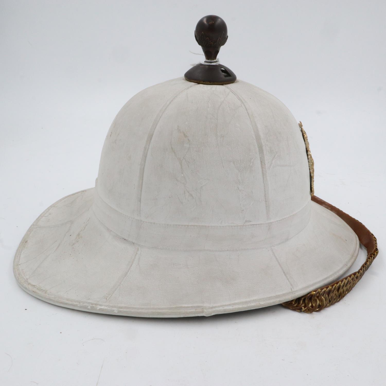 1960 dated Royal Marines Band pith helmet. with liner, badge, chin strap and top pommel. UK P&P - Image 5 of 6