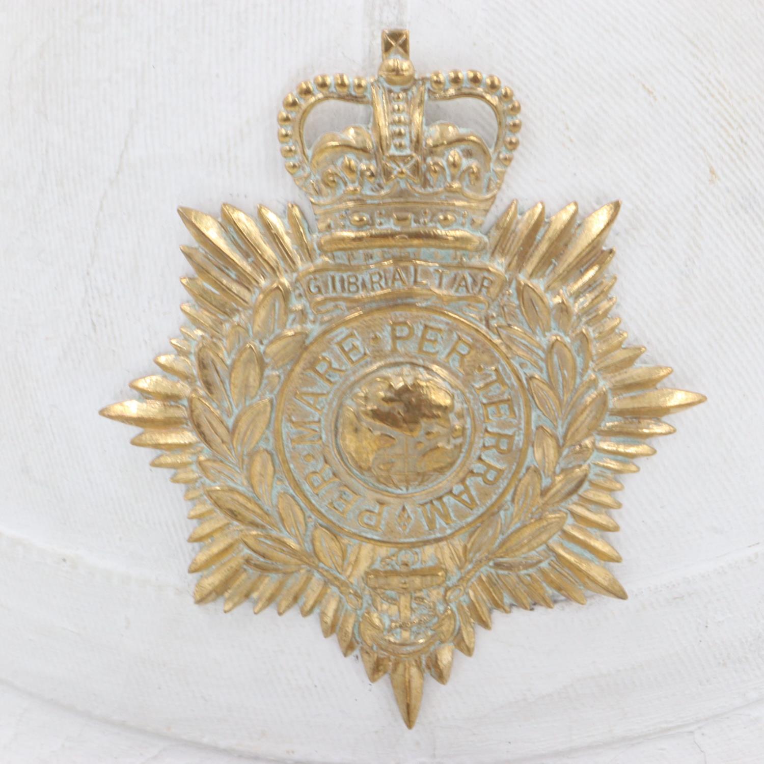 1960 dated Royal Marines Band pith helmet. with liner, badge, chin strap and top pommel. UK P&P - Image 2 of 6