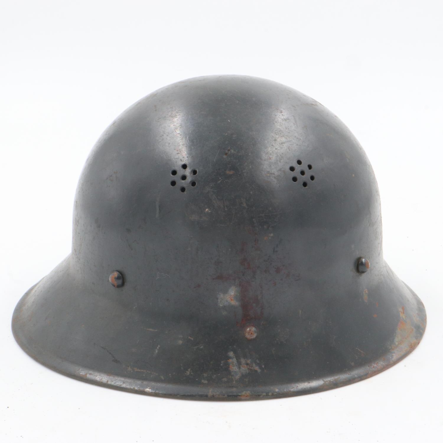 WWII captured-Czech M30 Helmet used by the German RLB (Air Raid Warden). Besides the re-cycling - Bild 3 aus 5