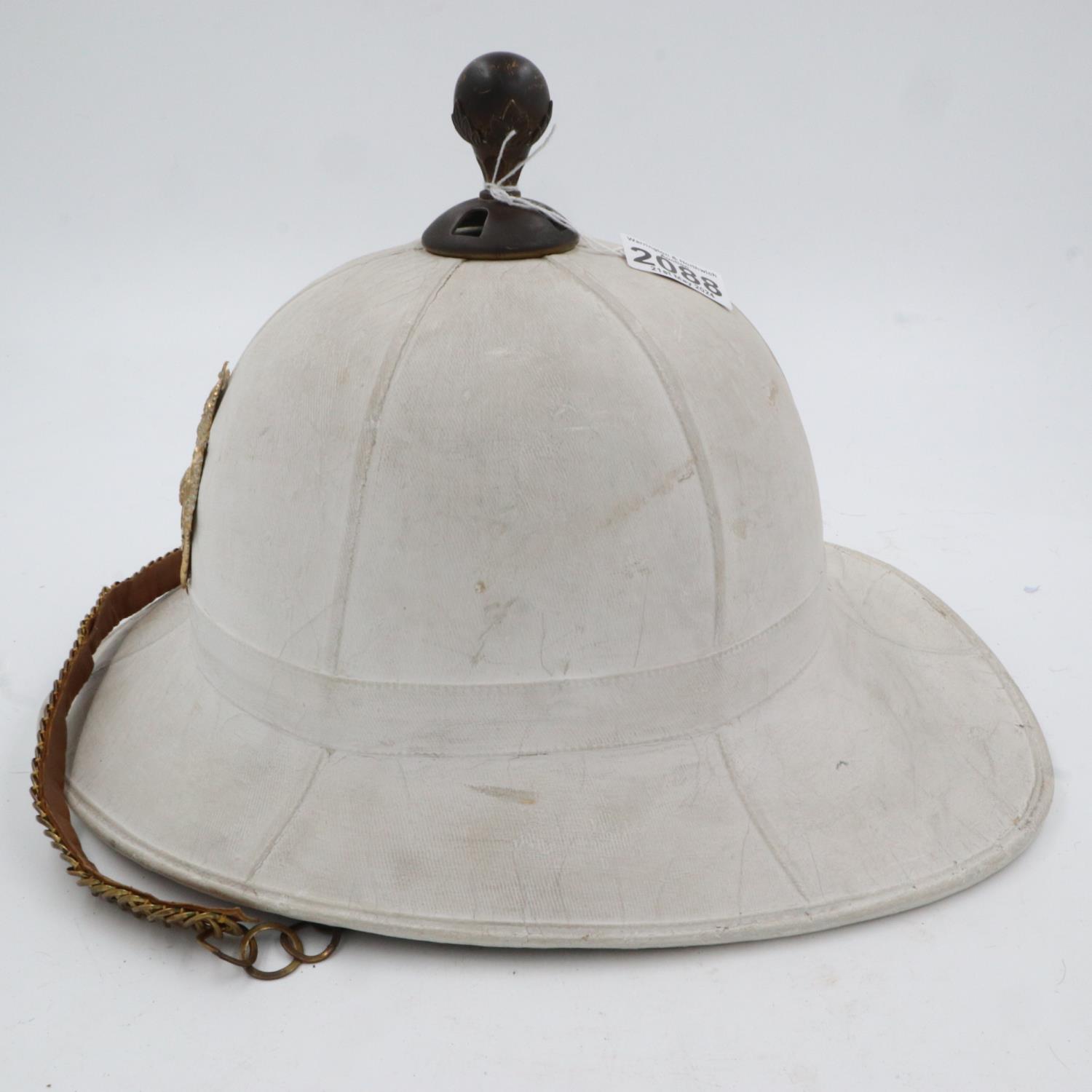 1960 dated Royal Marines Band pith helmet. with liner, badge, chin strap and top pommel. UK P&P - Image 3 of 6