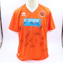 Blackpool football club signed strip. UK P&P Group 2 (£20+VAT for the first lot and £4+VAT for