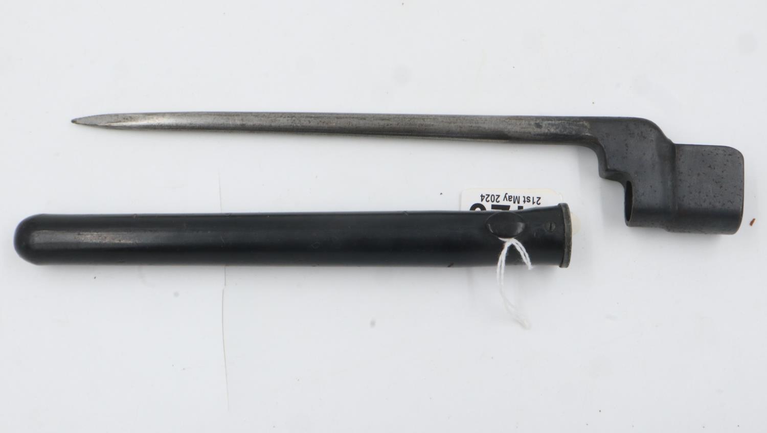 A British WWII Lee Enfield No 4 MKII bayonet with steel scabbard. UK P&P Group 2 (£20+VAT for the