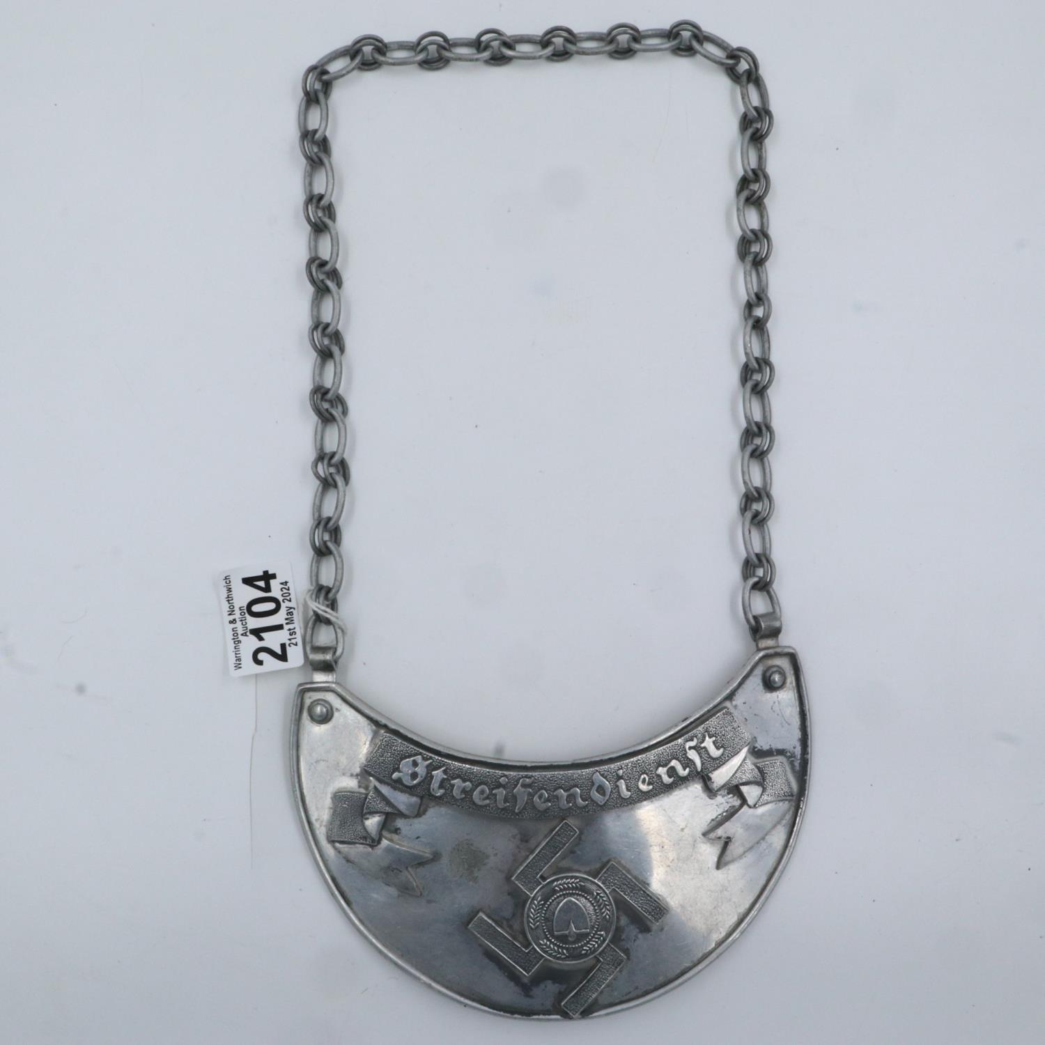 A rare Third Reich 1936 model RAD “Streifendienst” (Patrol Service) Gorget. Worn by Patrol leaders - Image 4 of 4