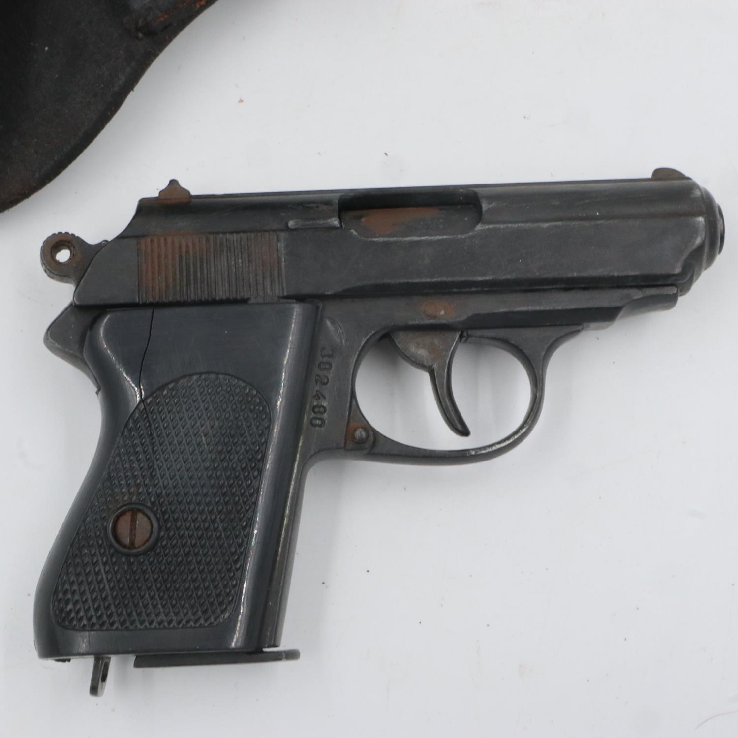 A re-enactors German police PPK pistol, with leather holster. UK P&P Group 2 (£20+VAT for the - Bild 2 aus 3