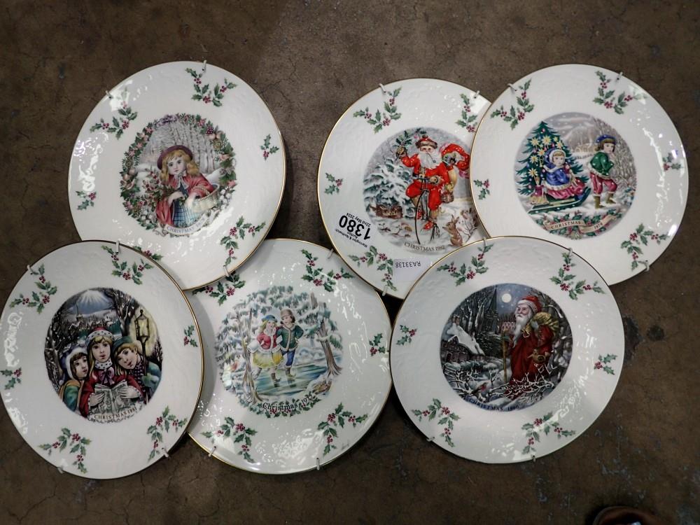 Six Royal Doulton Christmas plates. Not available for in-house P&P