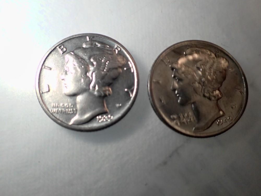 Two USA silver Mercury dimes - gVF grade. UK P&P Group 0 (£6+VAT for the first lot and £1+VAT for