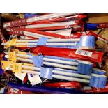 Large quantity of new knitting needles, mixed sizes. Not available for in-house P&P