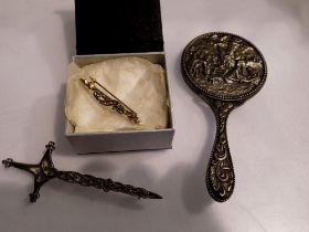 Gold brooch, silver mirror and brooch. UK P&P Group 1 (£16+VAT for the first lot and £2+VAT for